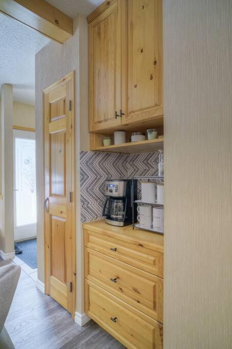 Apartment 5 Mins To Banff - Cozy Townhome 2br&2bath - Banff Pass Included